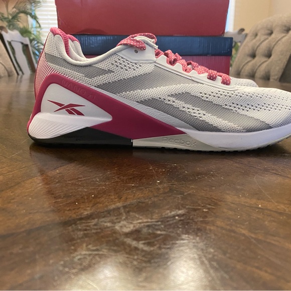 Reebok Women's Nanoflex Tr 2.0 Cross Trainer - size 9 - Picture 3 of 4